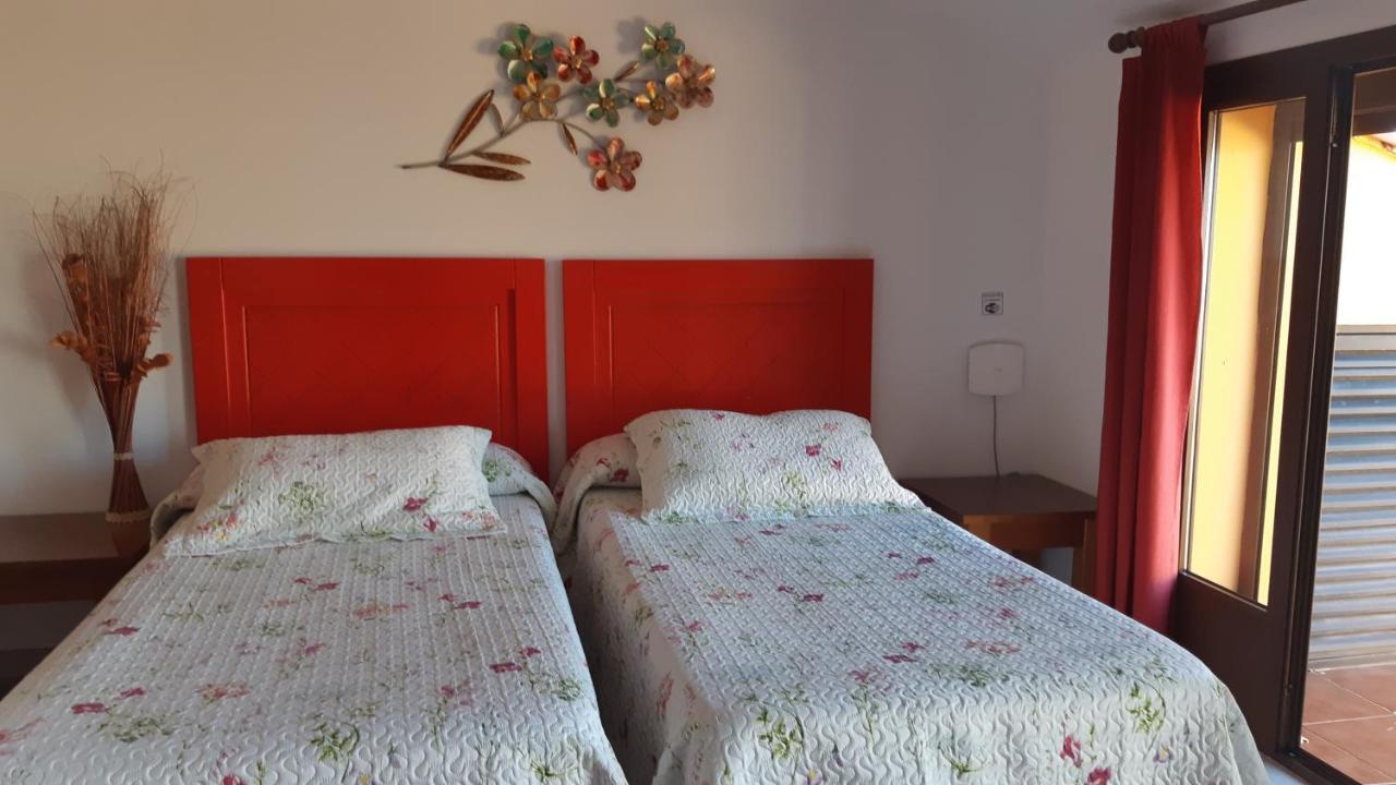 Apartamentos Turisticos Mirayuste Гвадалупе Экстерьер фото